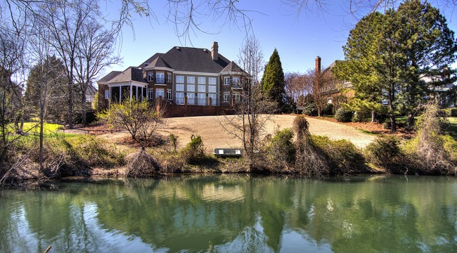 8799LakeChallisBackB