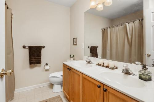 upstairs-full-bath (1)